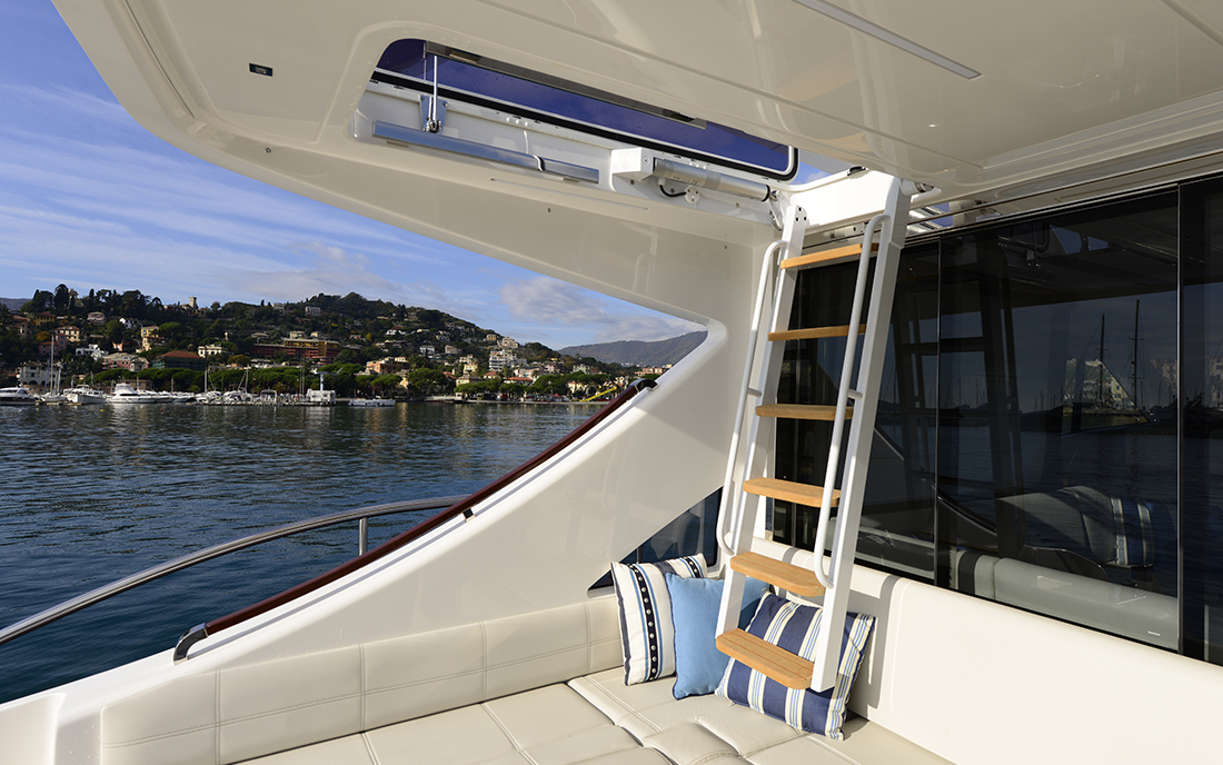 Яхта Austin Parker 48 SUNDECK фото 1.11