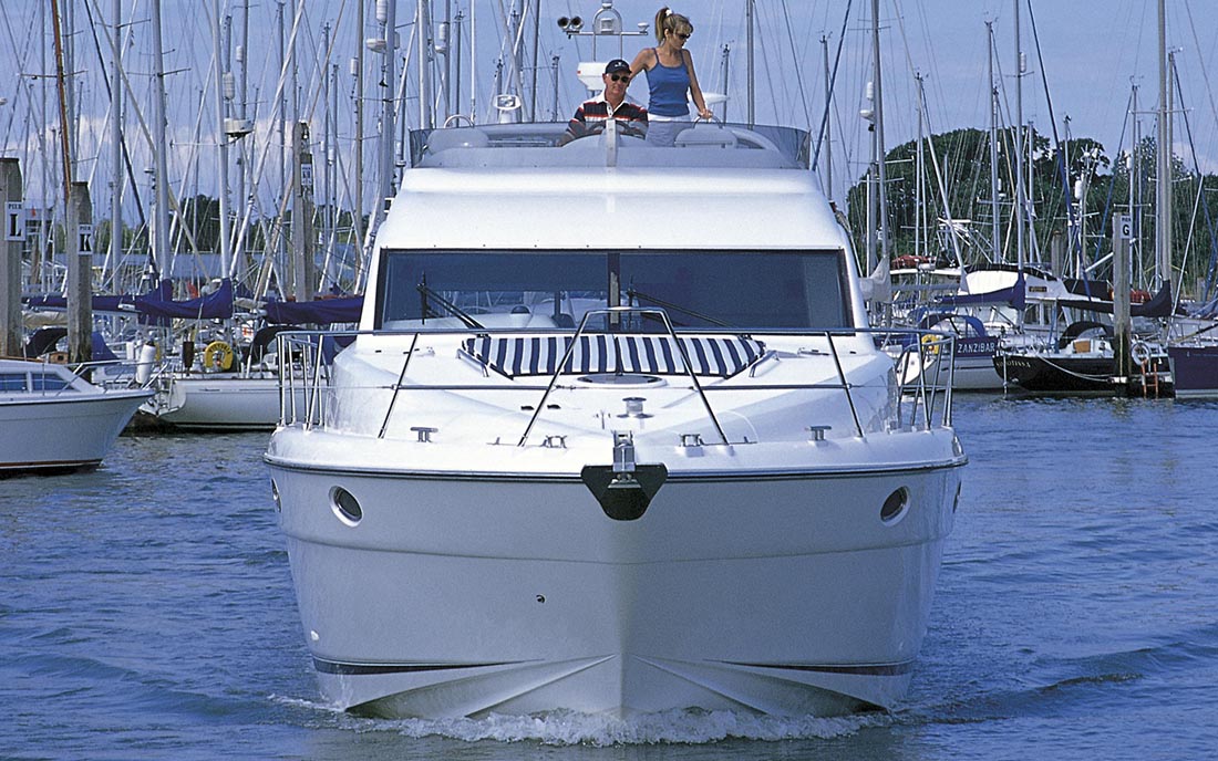 Яхта Fairline Phantom 50 фото 1.3