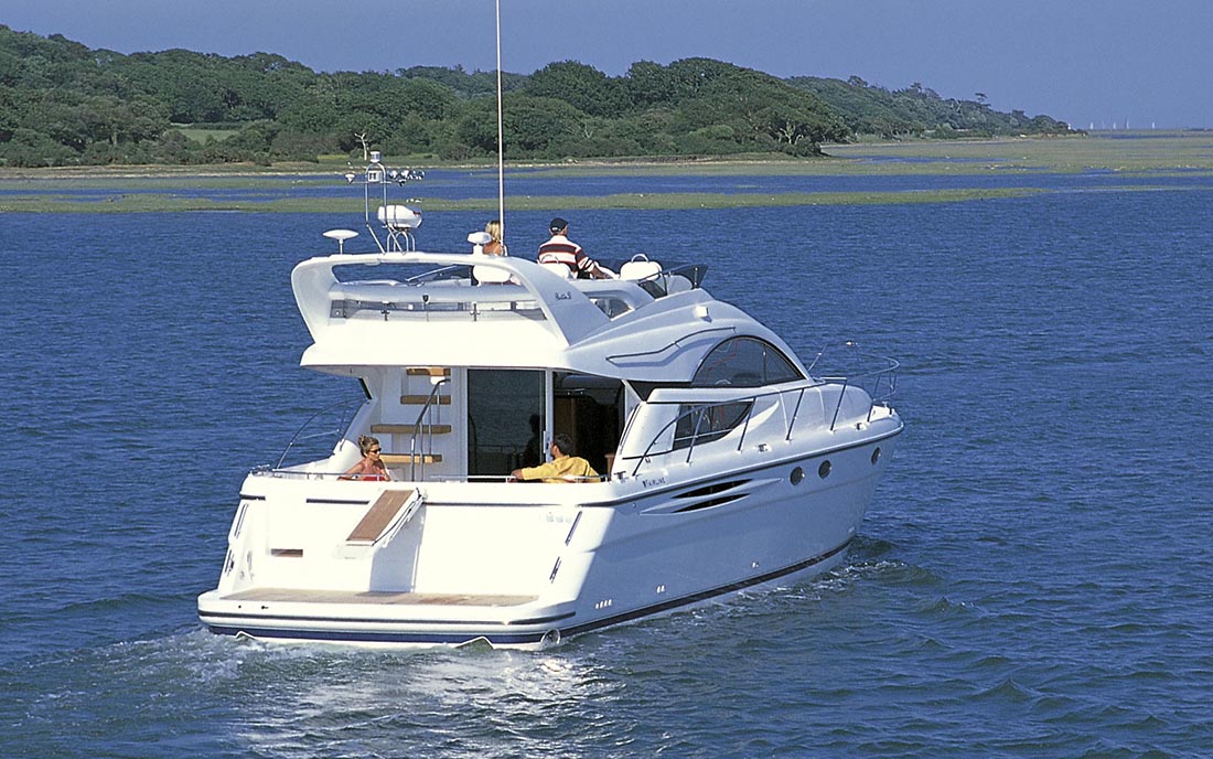 Яхта Fairline Phantom 50 фото 1.9