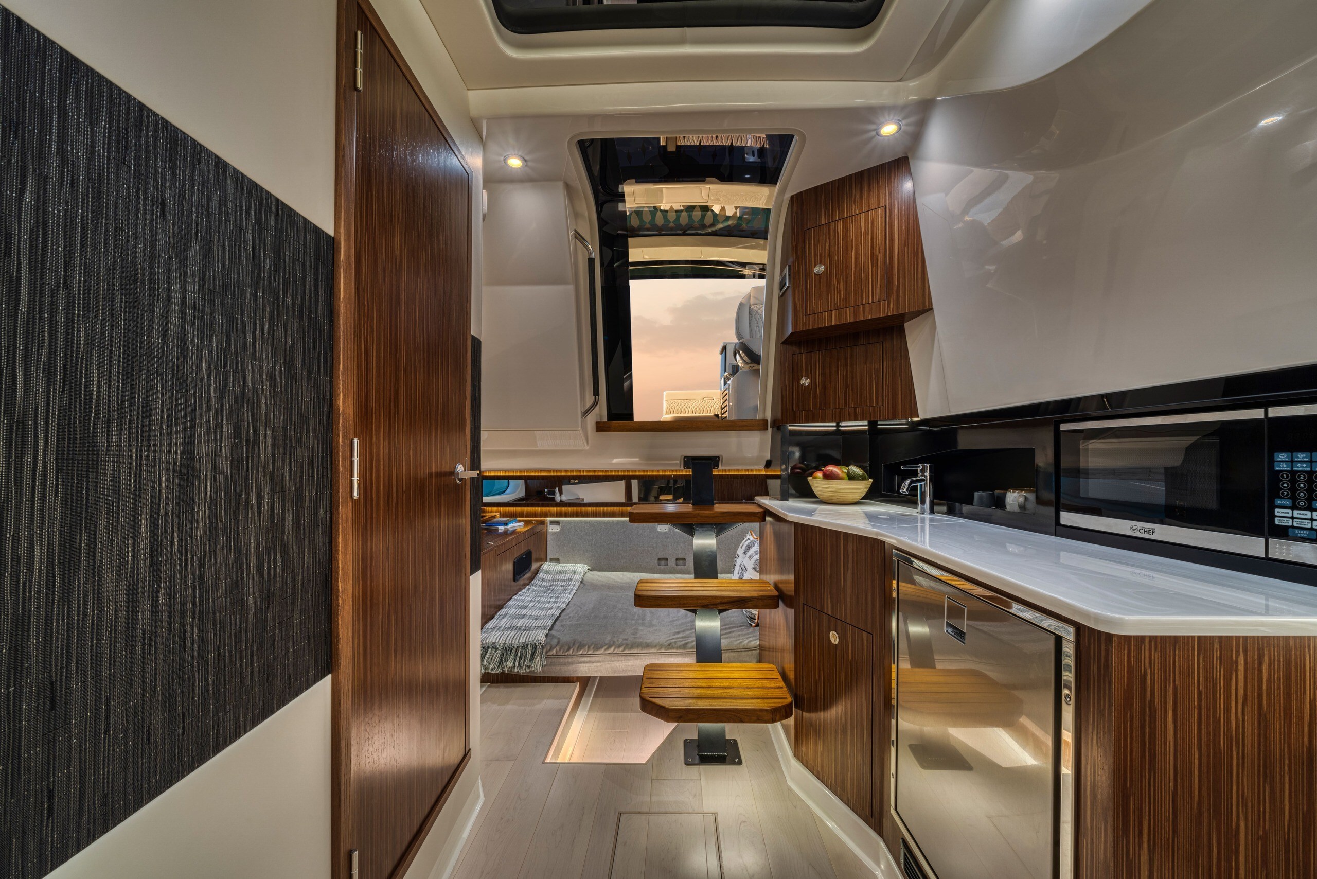 Sea Ray Sundancer 370