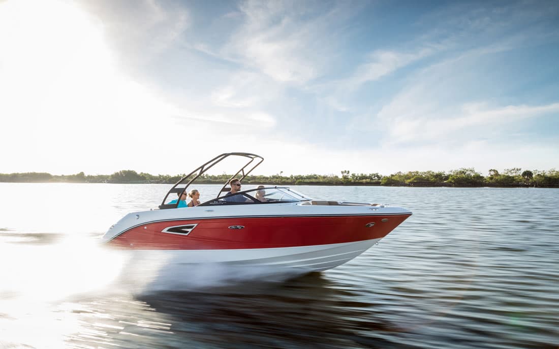 Катер Sea Ray SLX 230 фото 1.2