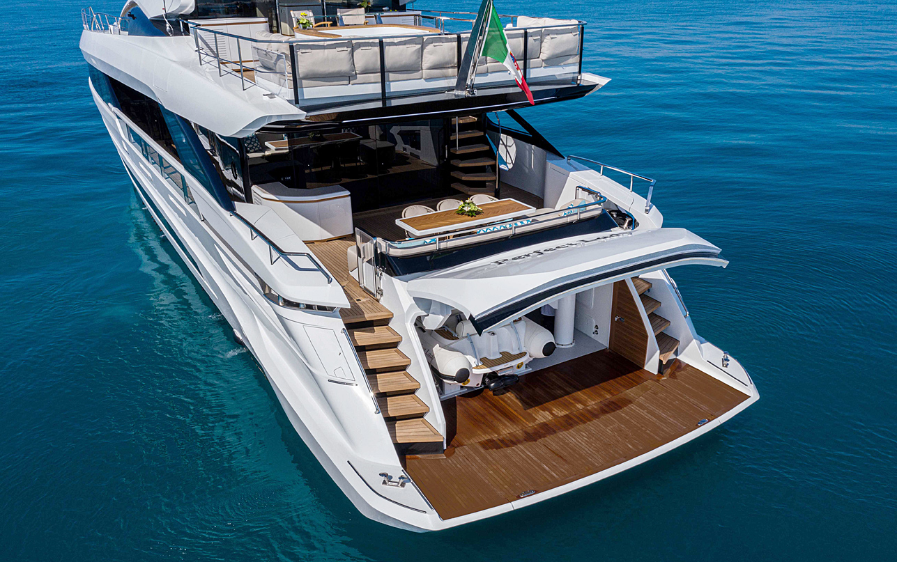 Яхта Mangusta GranSport 33 фото 1.6