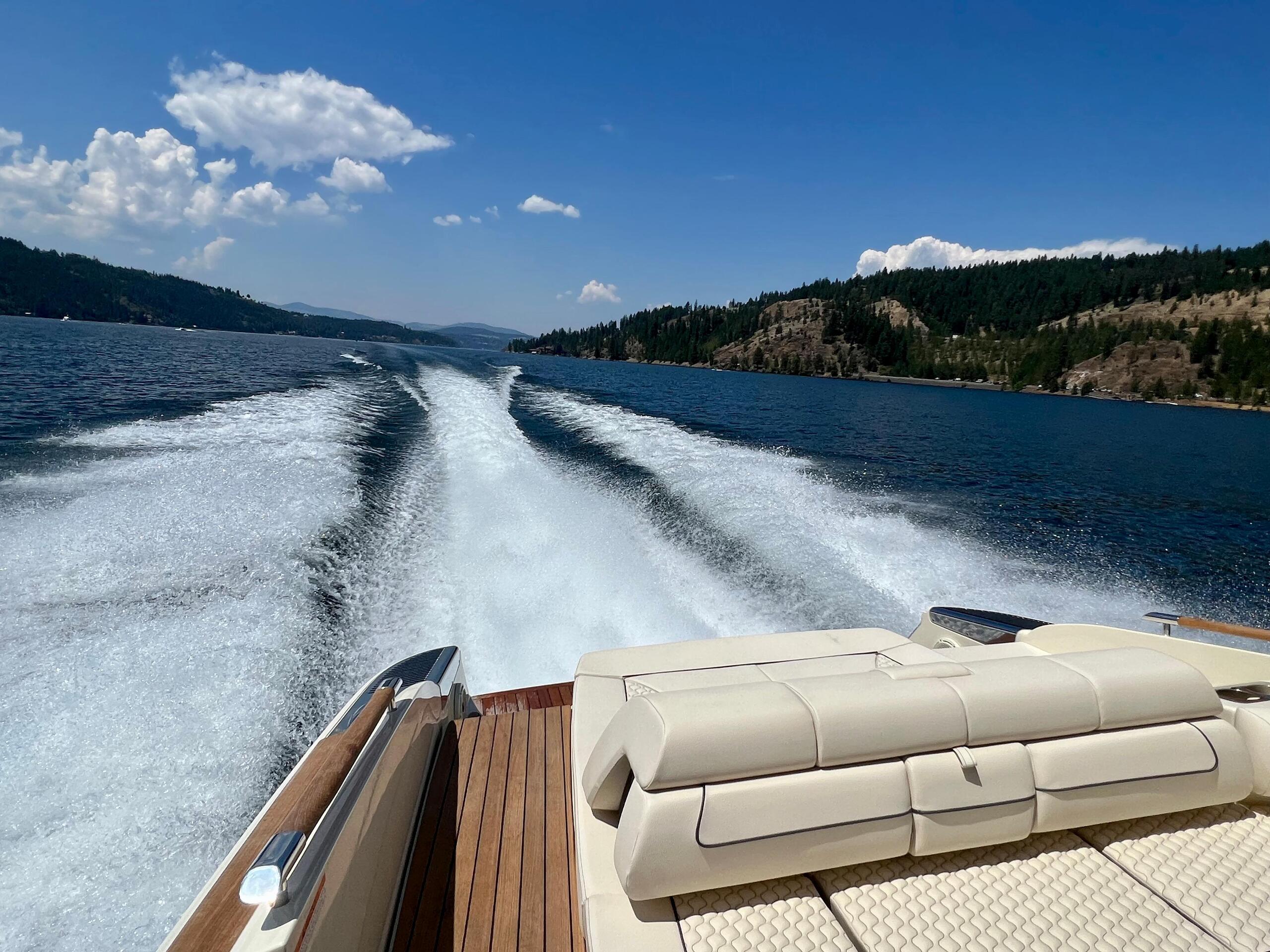 Chris-Craft Launch 35 GT