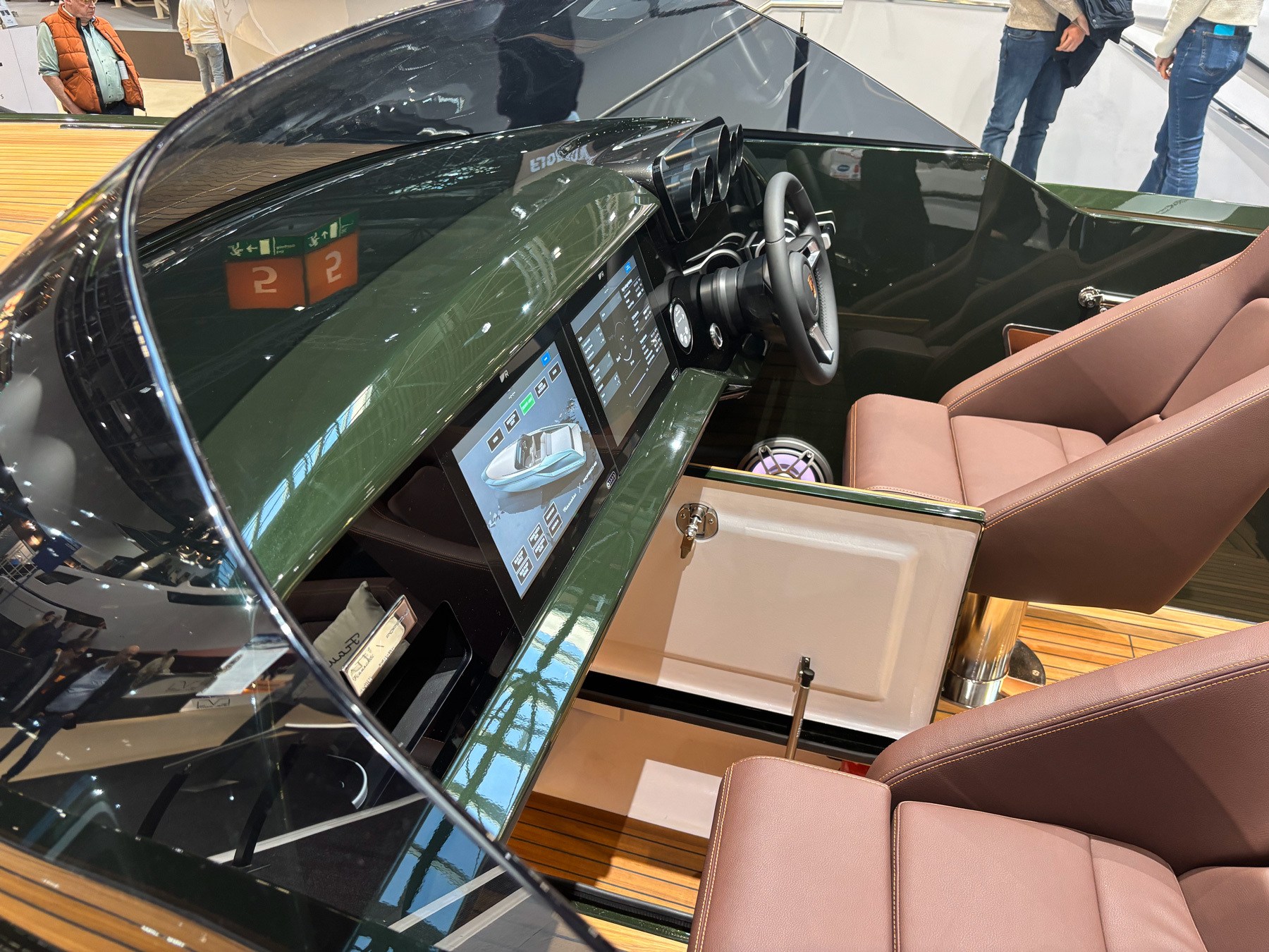 Frauscher x Porsche 850 Fantom