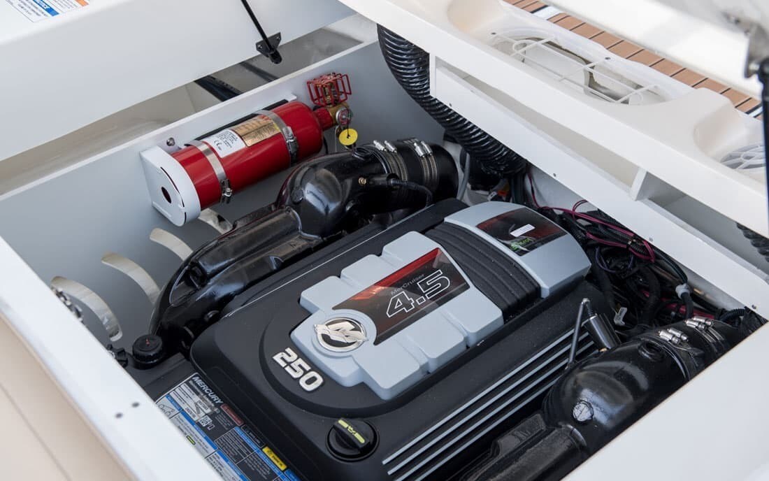 Sea Ray 230 SPX
