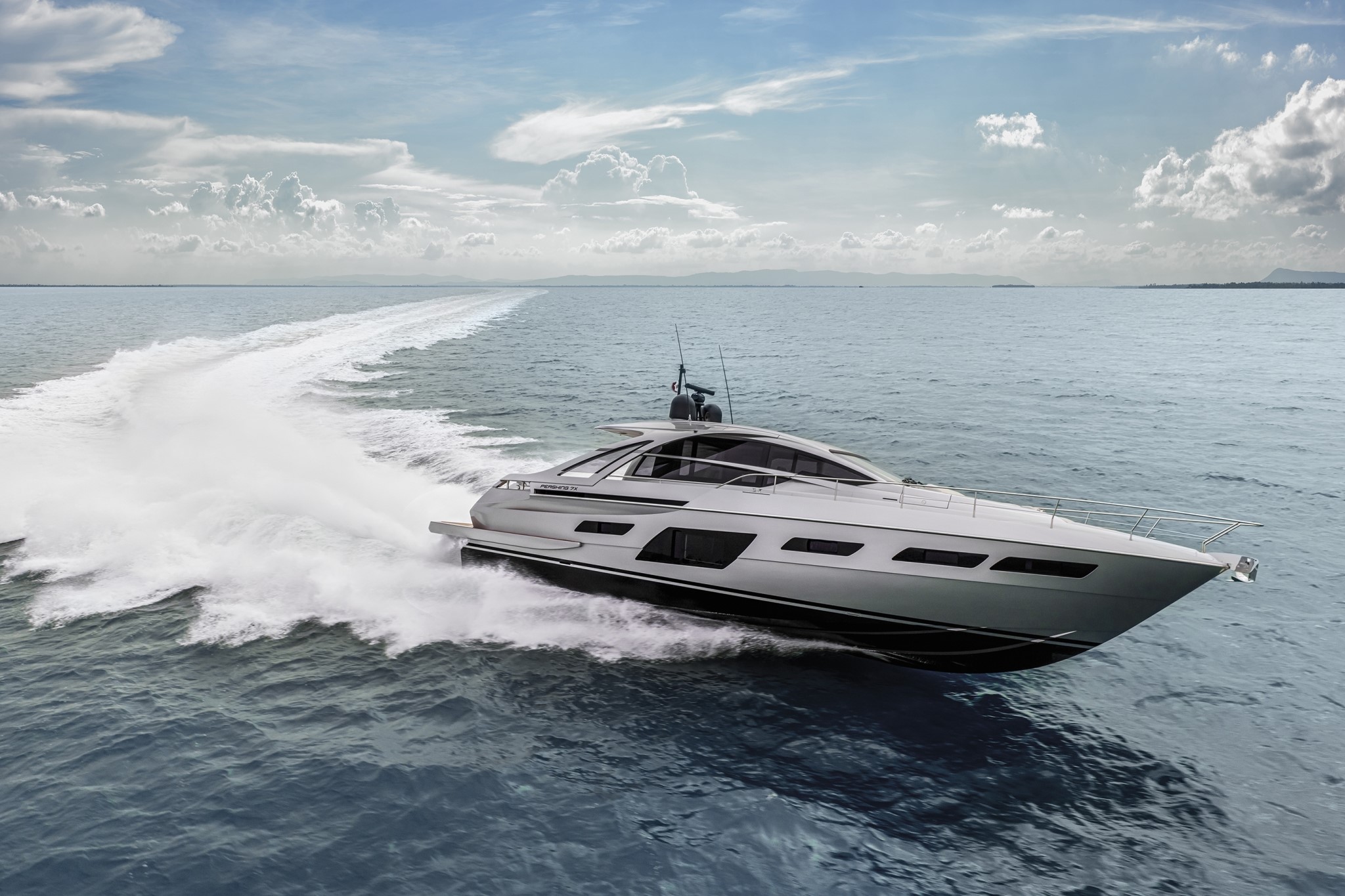Яхта Pershing 7x будет представлена на Венецианском яхтенном салоне.
