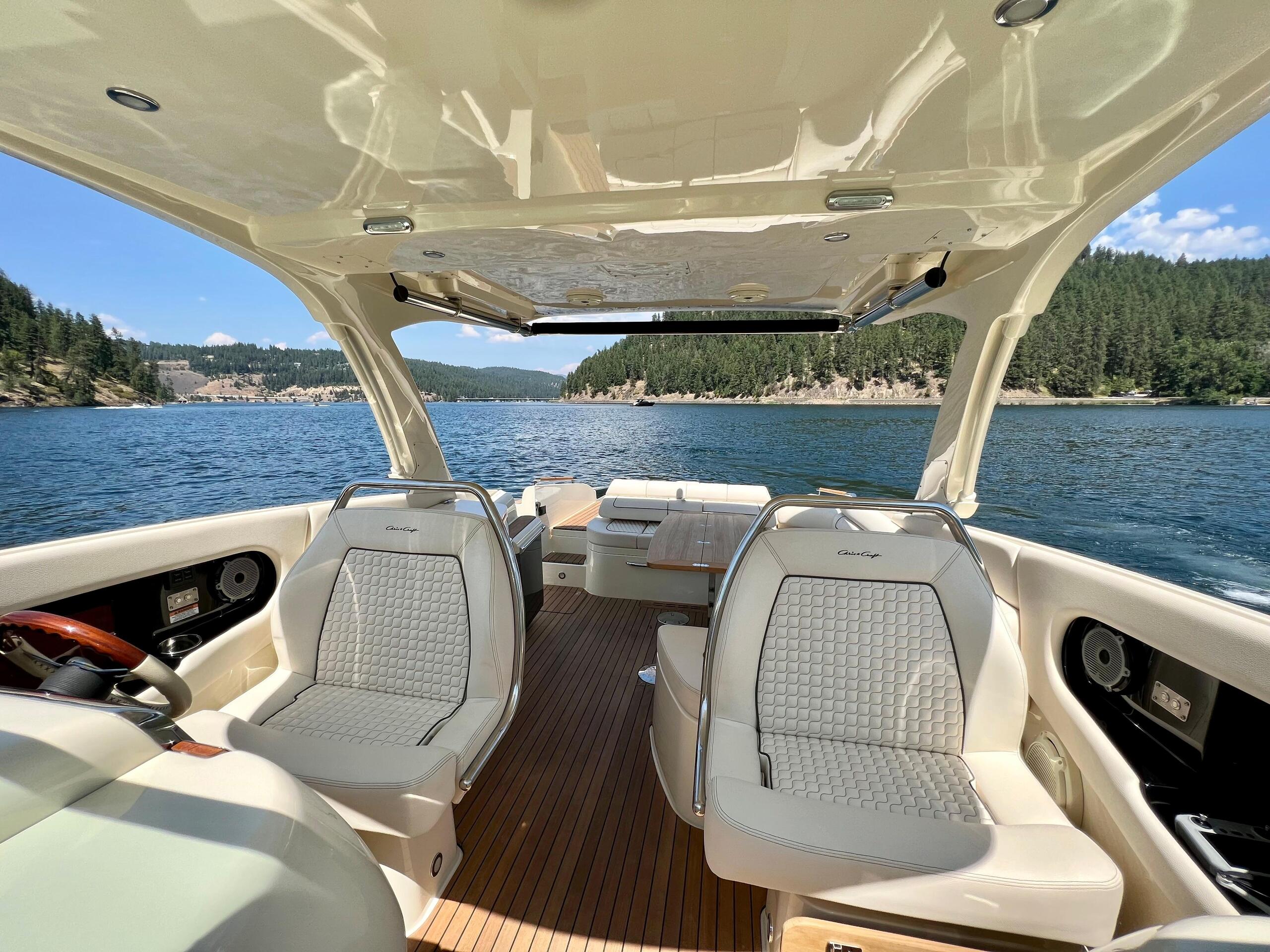 Chris-Craft Launch 35 GT
