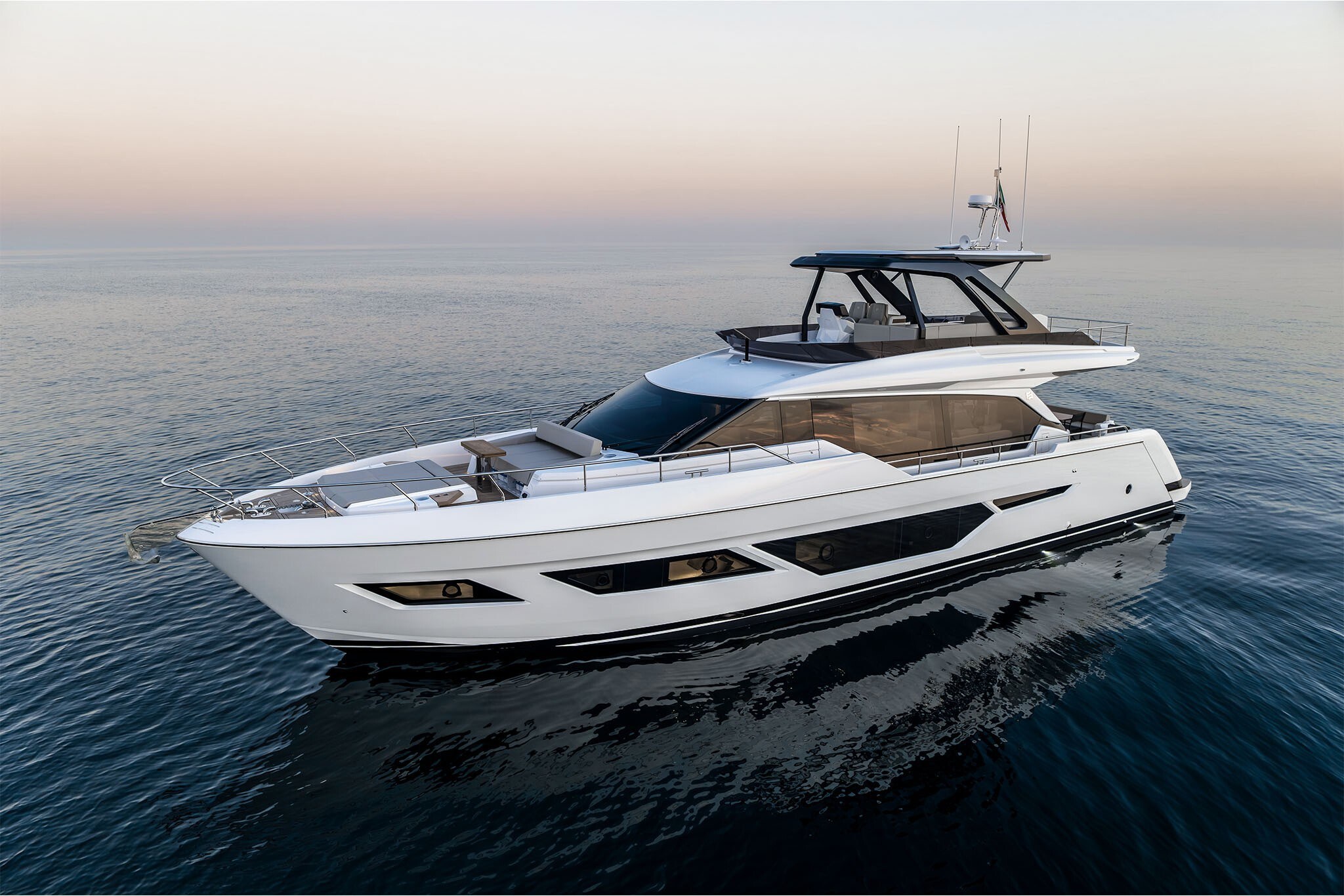 Ferretti Yachts 720 New