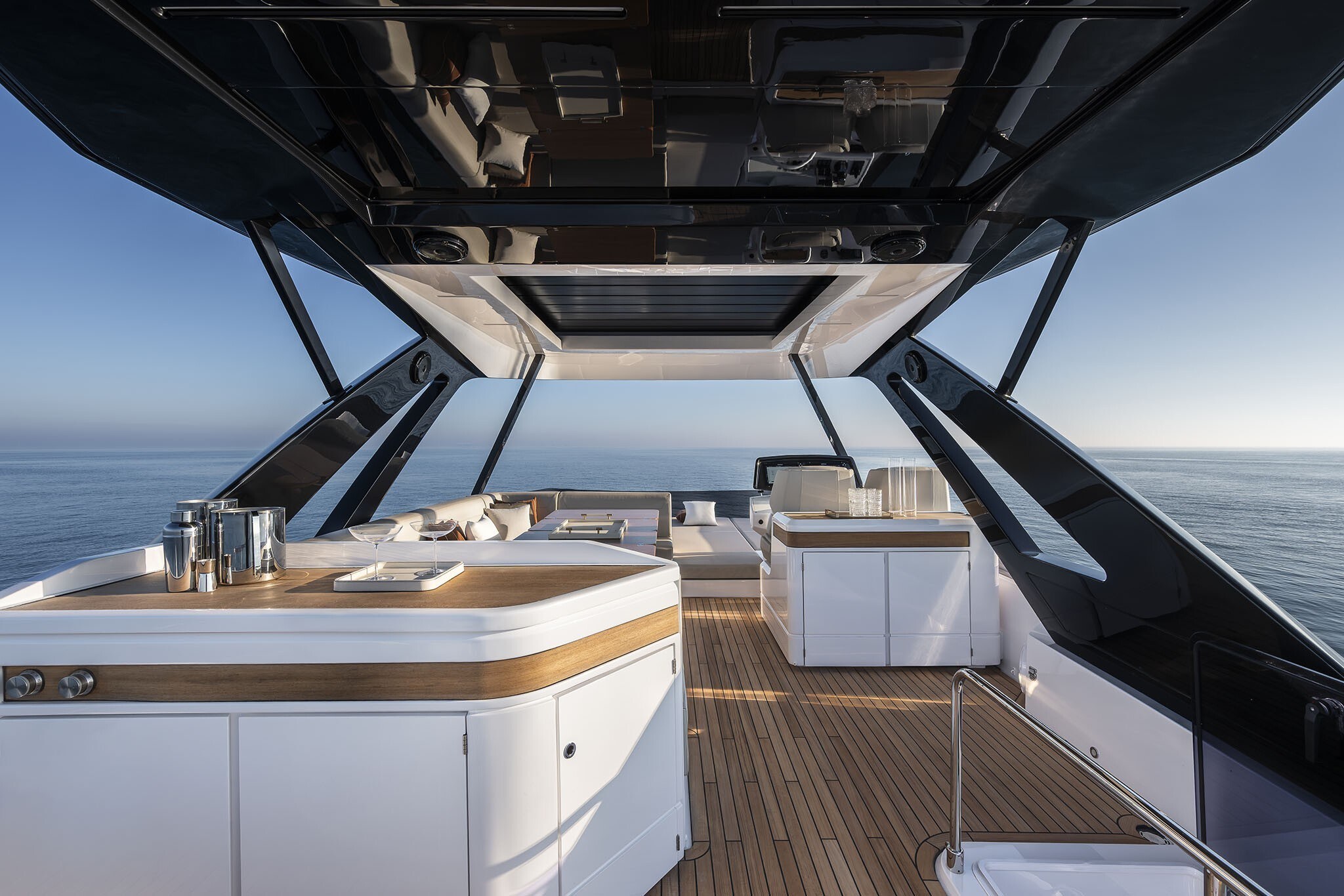 Ferretti Yachts 720 New