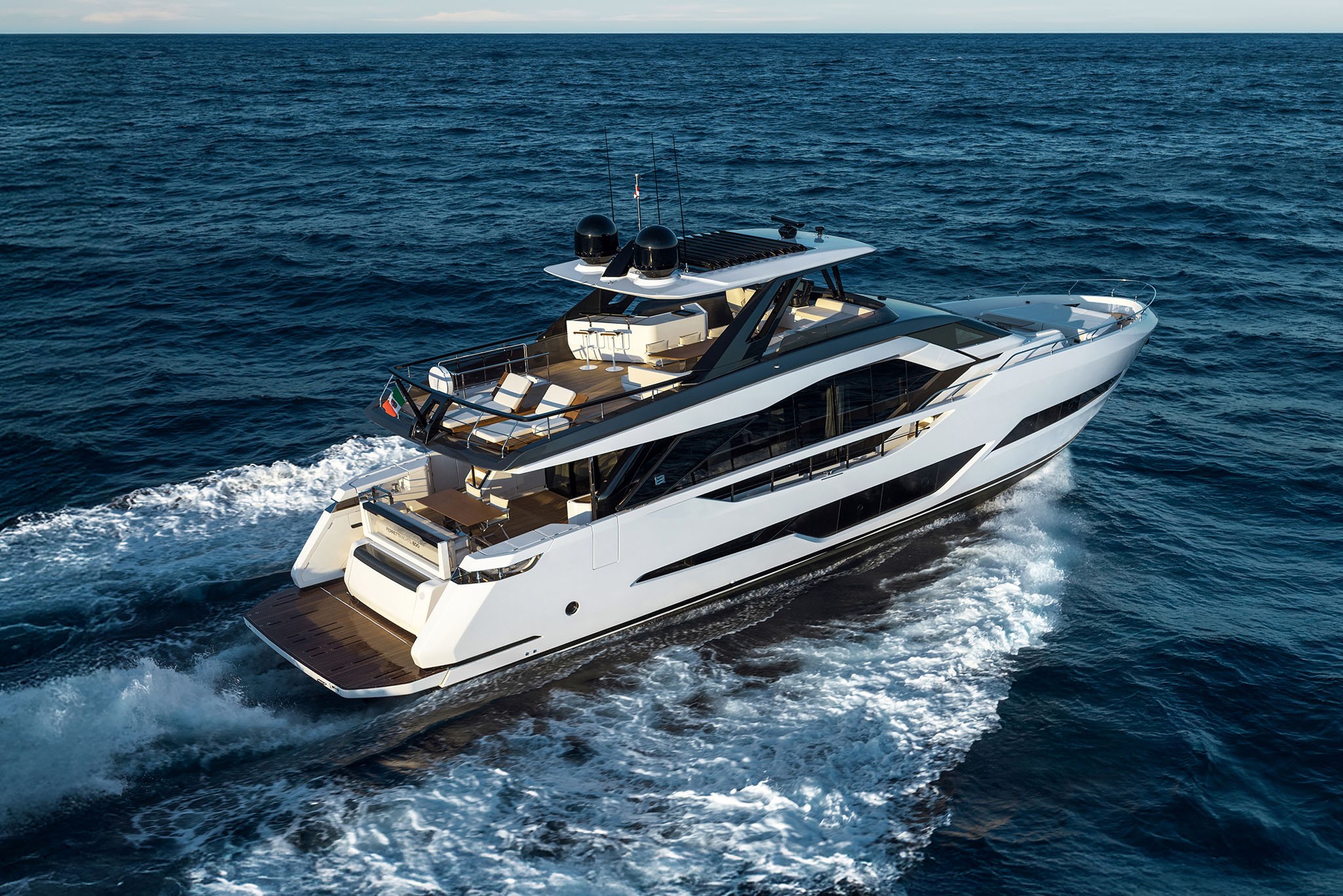 Яхта Ferretti Yachts 800: премиальный комфорт