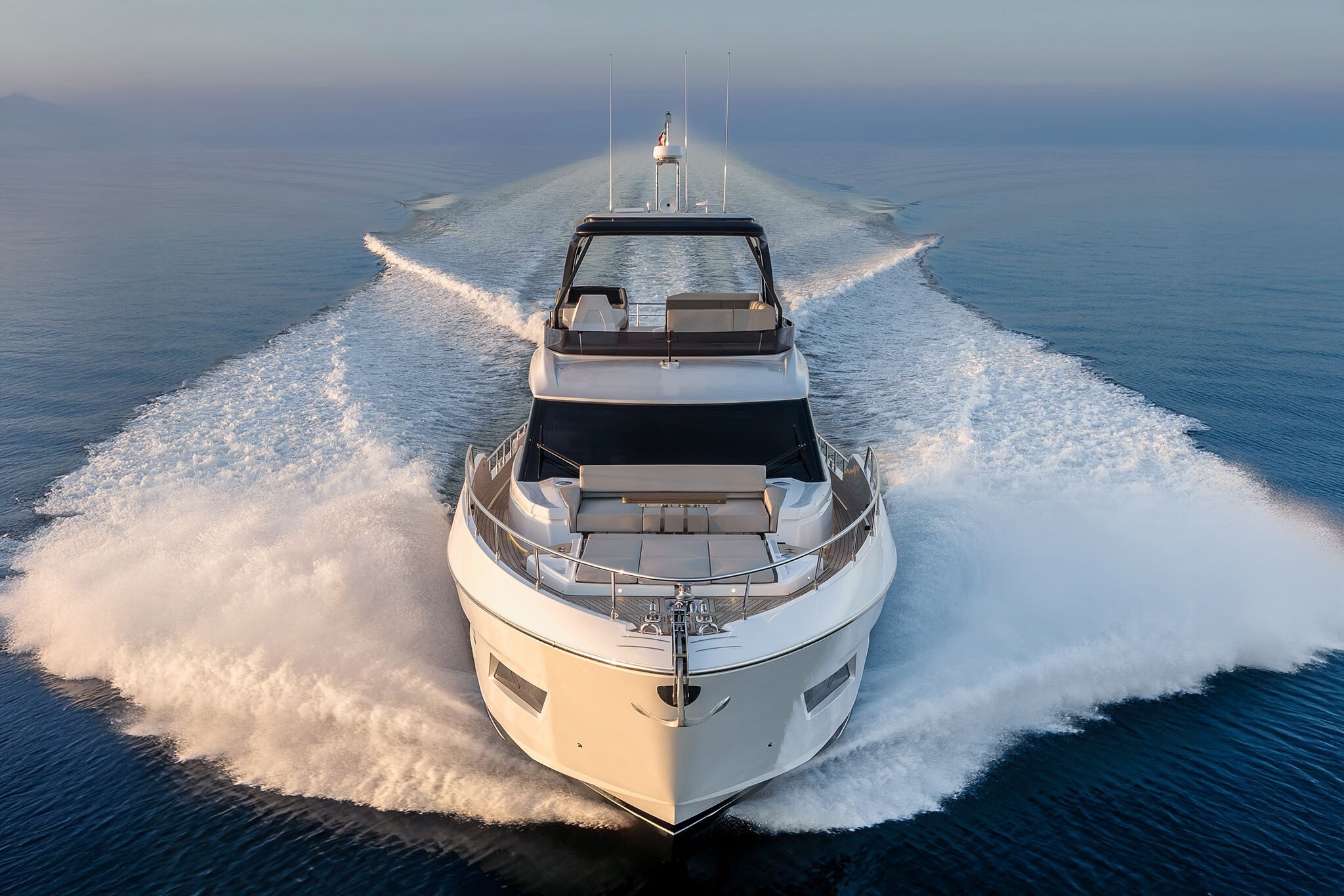 Ferretti Yachts 720 New