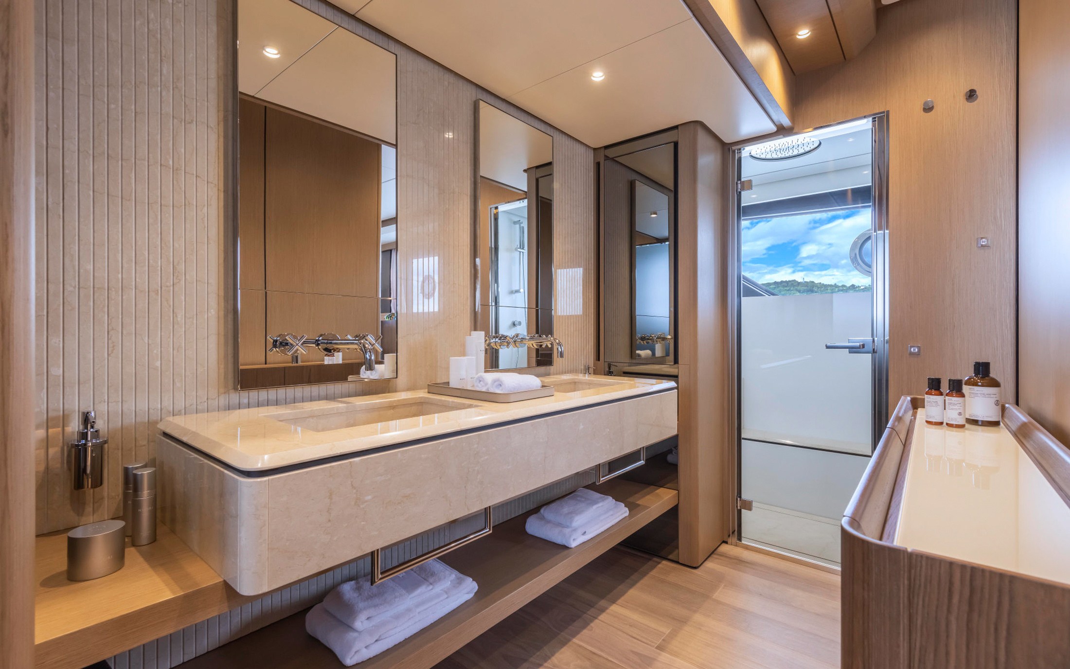 Ferretti Yachts 1000