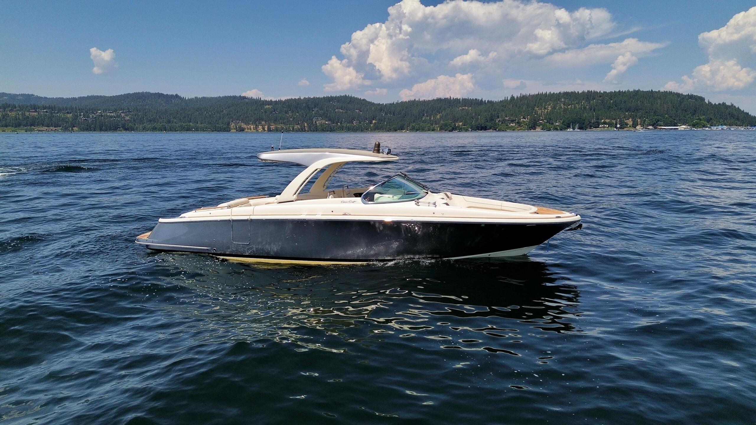 Chris-Craft Launch 35 GT