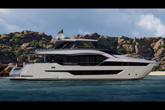 Ferretti Yachts 940