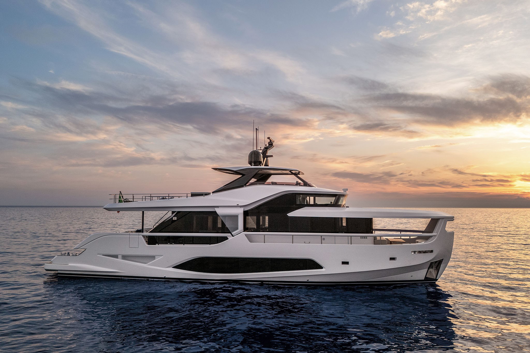 Ferretti Yachts INFYNITO 80