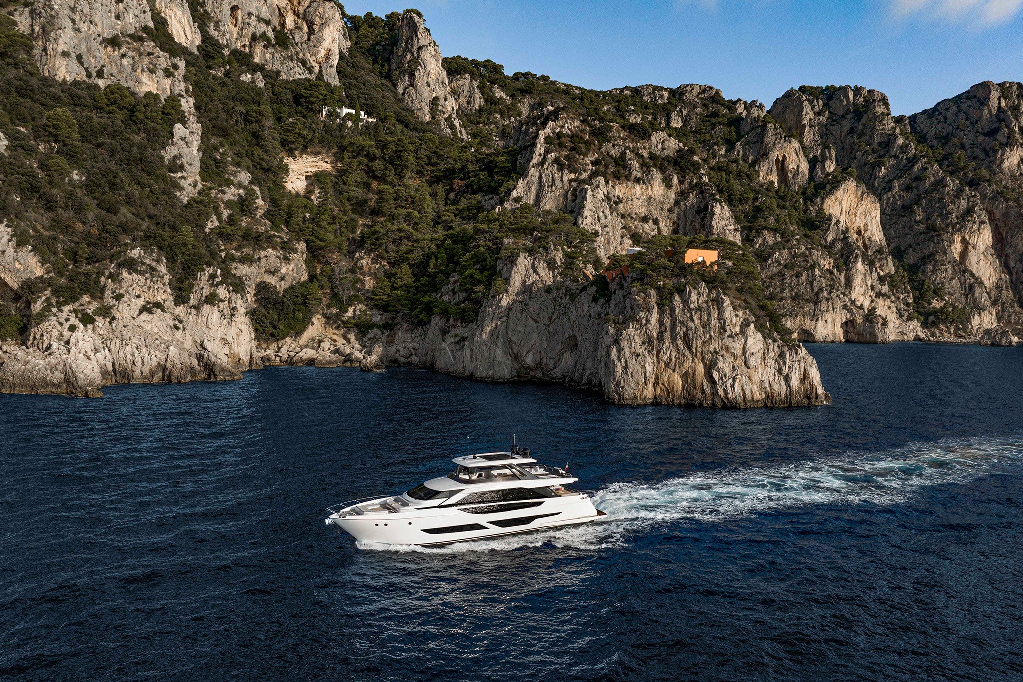 Ferretti Yachts 860