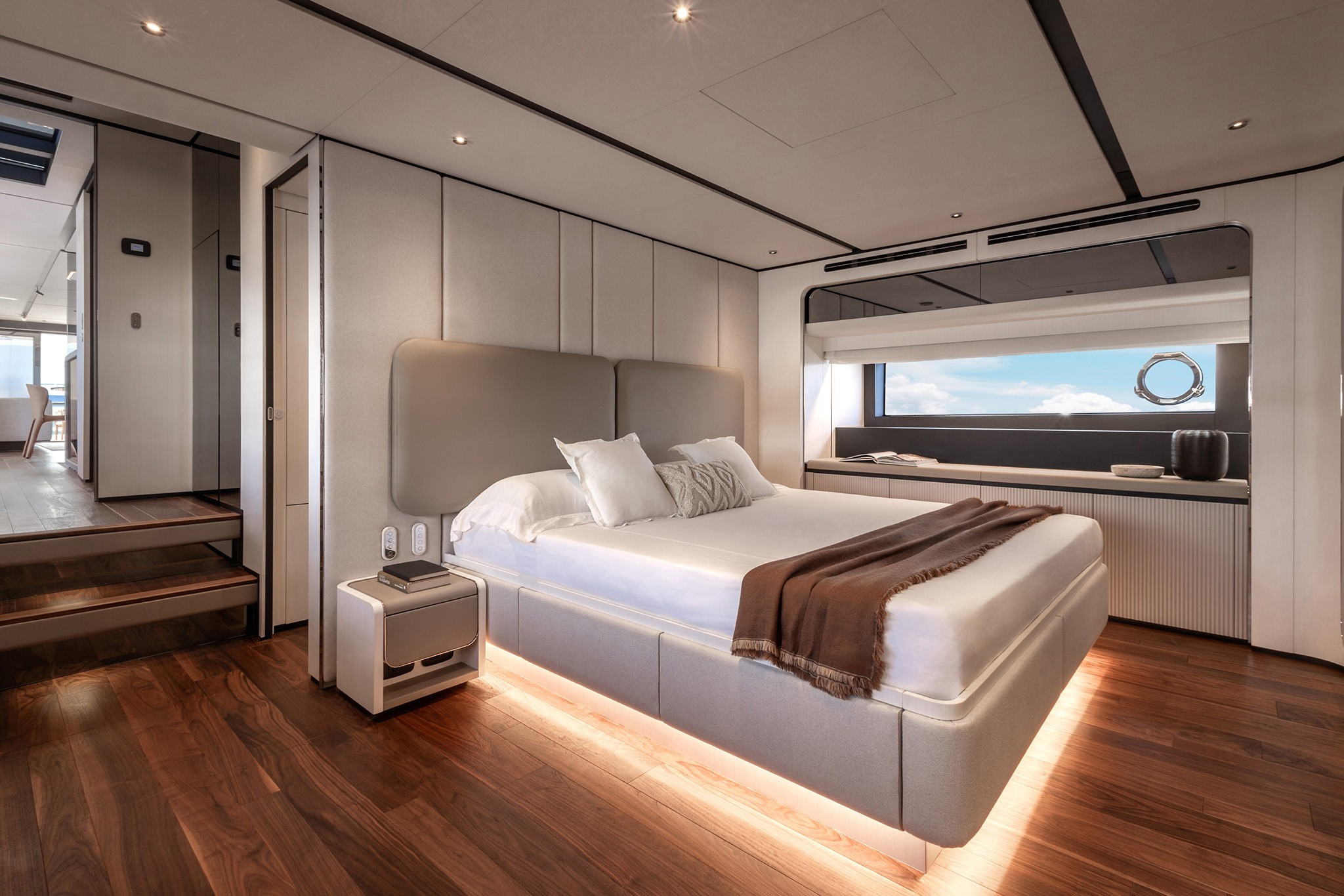 Ferretti Yachts 940