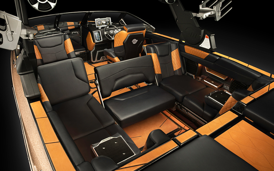 Катер буксировщик Malibu M240 фото 2.8