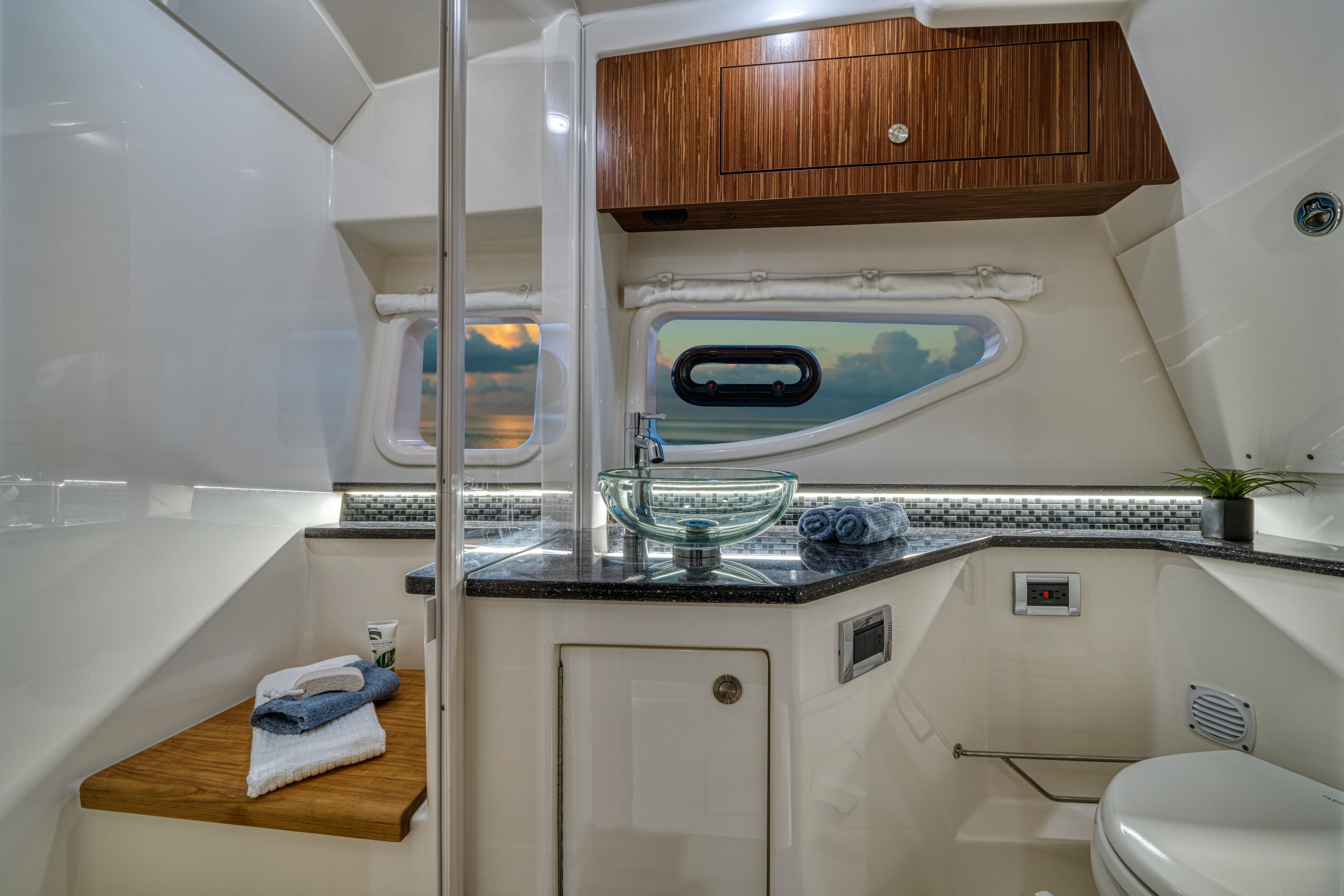 Sea Ray Sundancer 370 OB