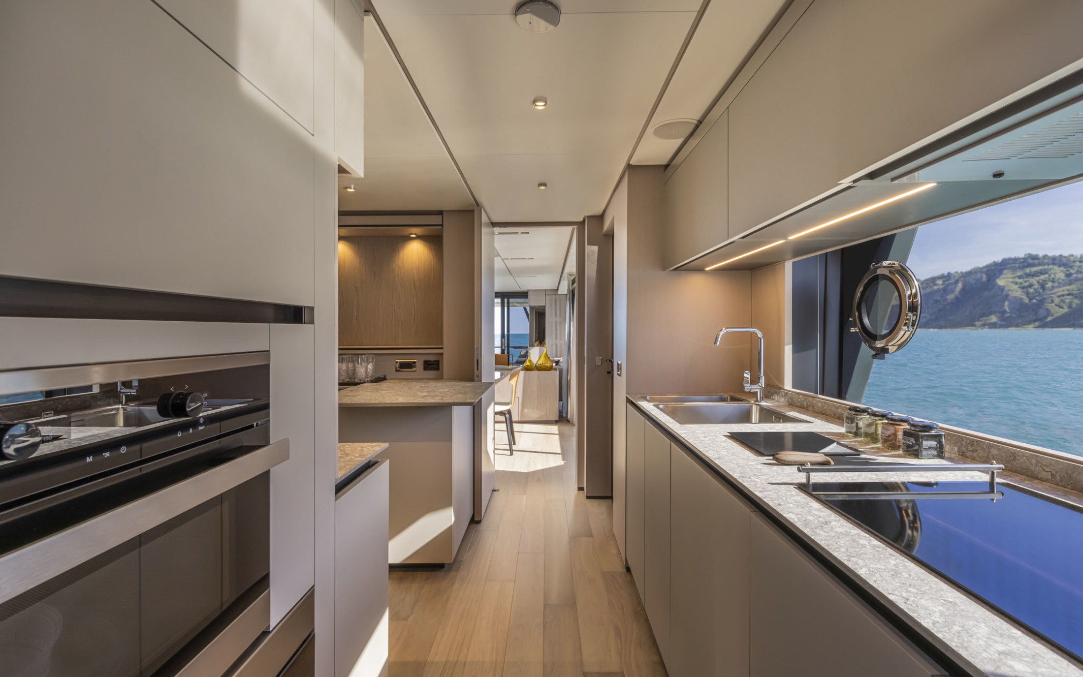 Ferretti Yachts 1000