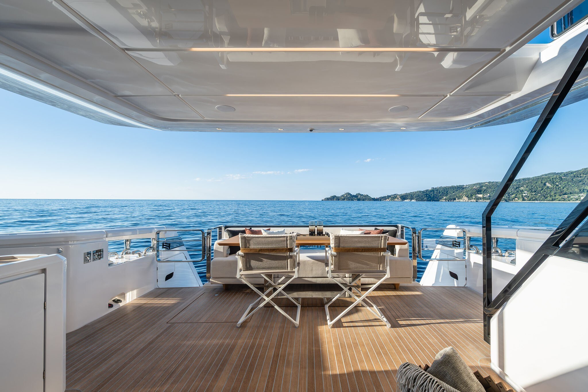 Ferretti Yachts 800