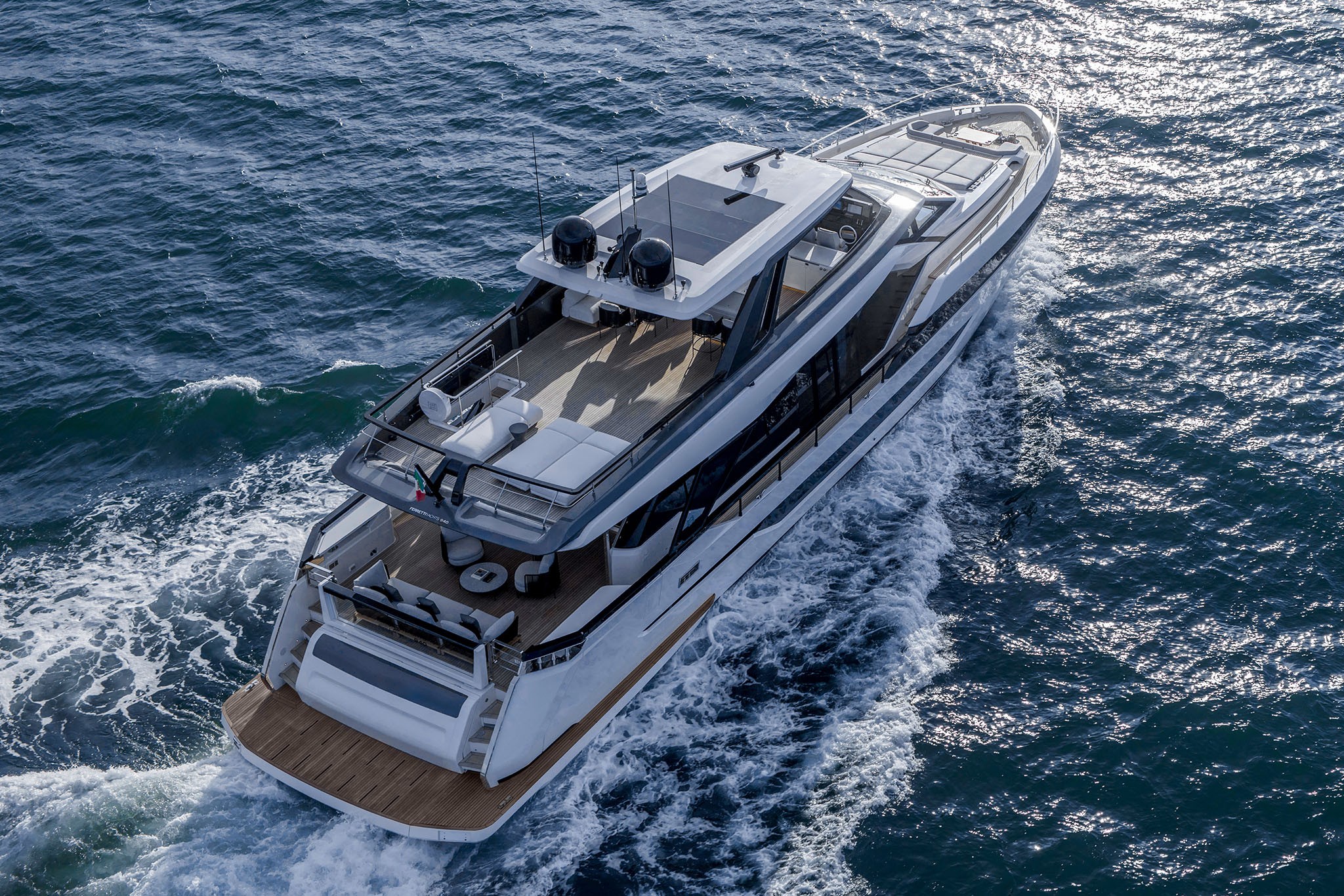 Ferretti Yachts 940
