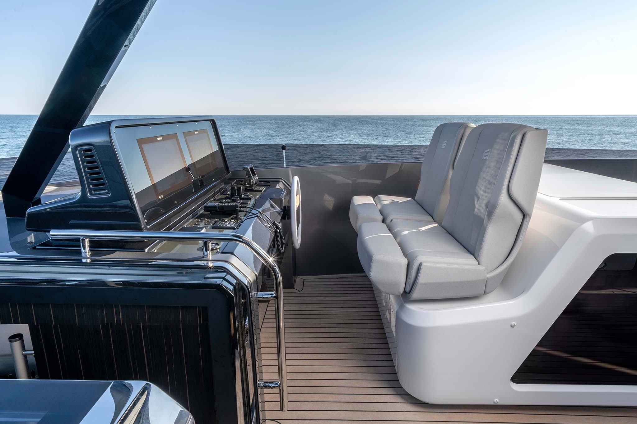Ferretti Yachts 940