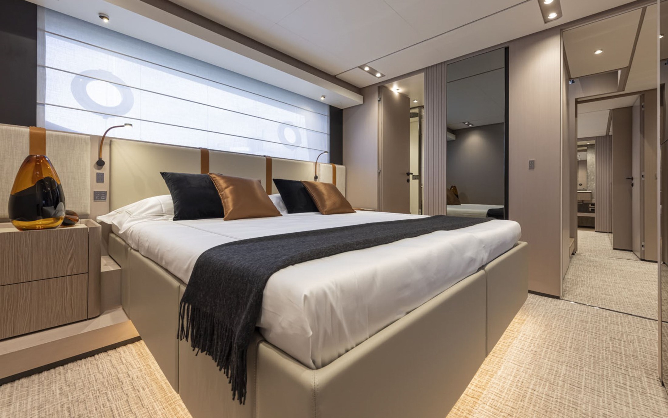 Ferretti Yachts 1000