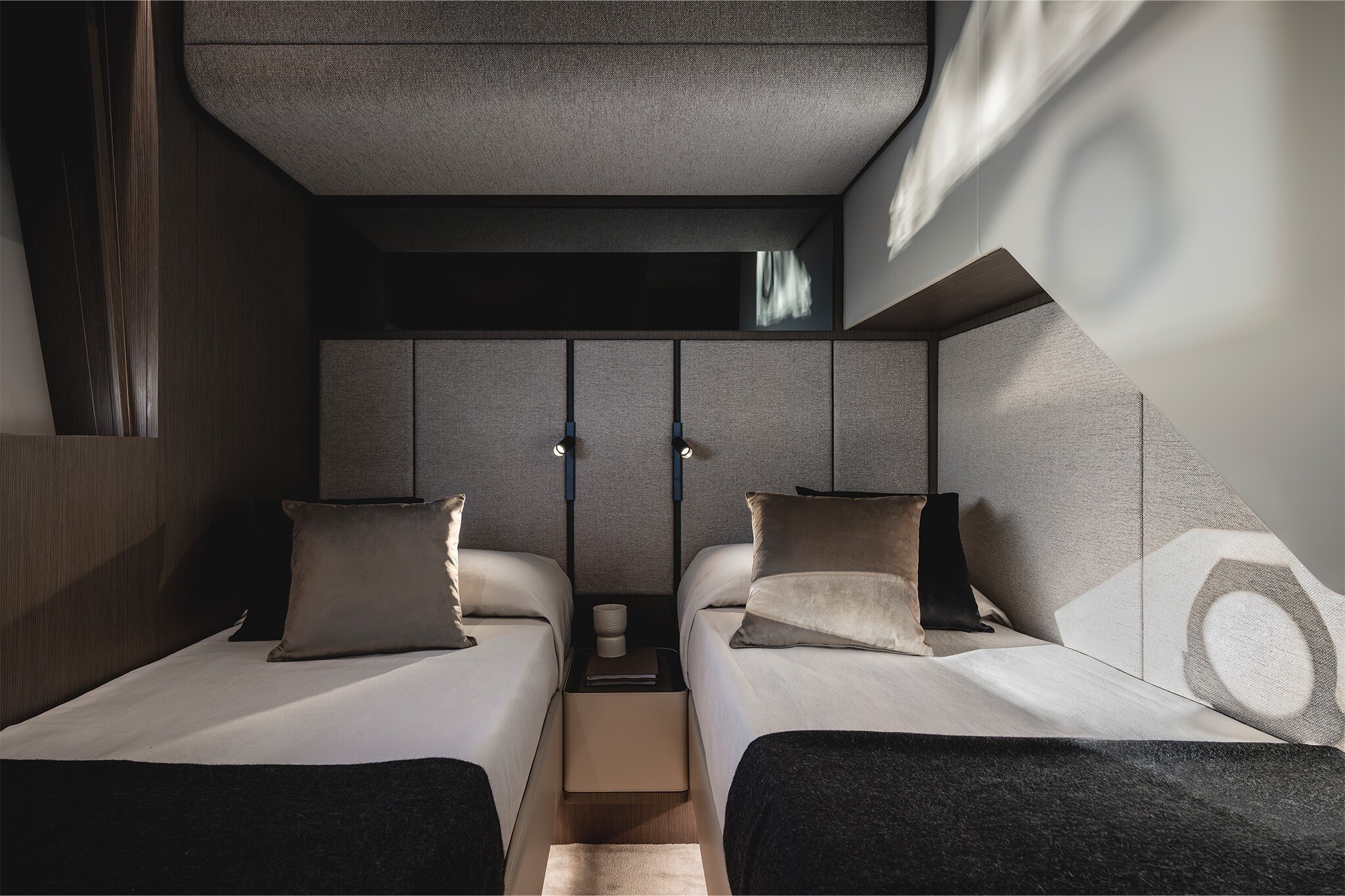 Ferretti Yachts 720 New