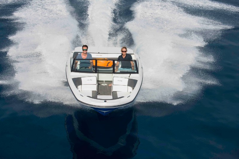 Для Sea Ray нет границ: катер SPX 190 прибыл в Россию