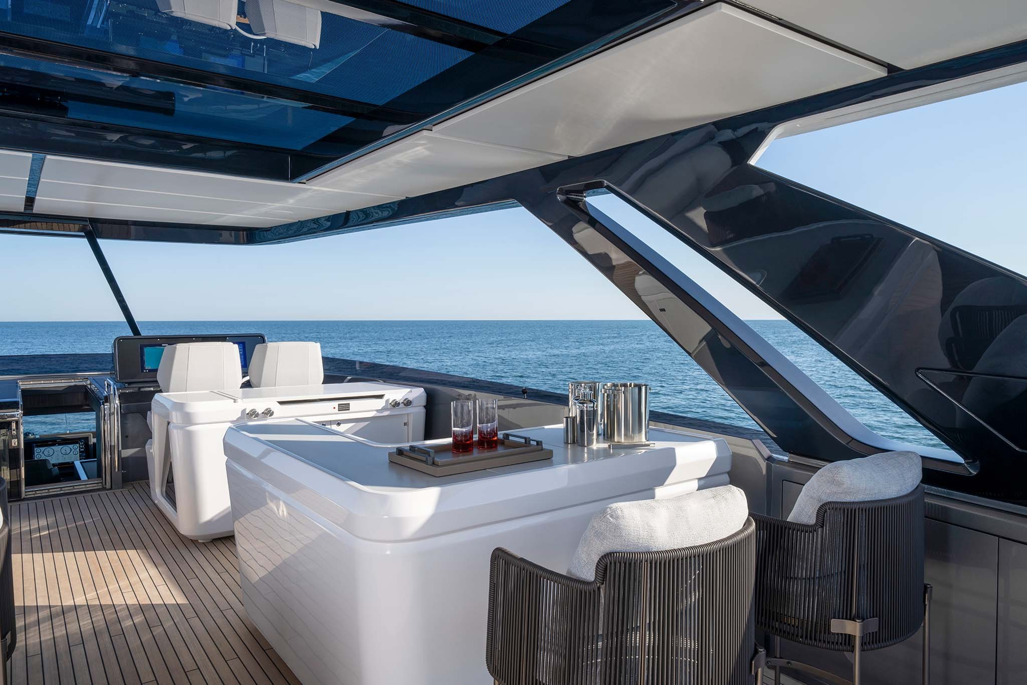 Ferretti Yachts 940