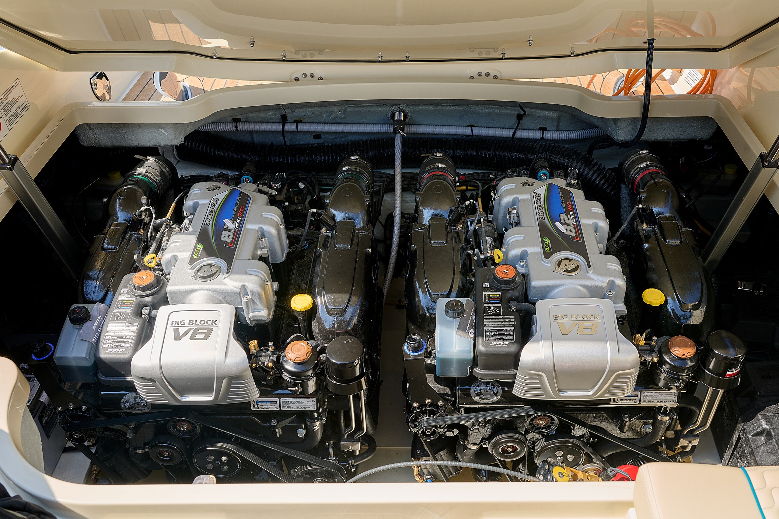 Chris-Craft Launch 31 GT