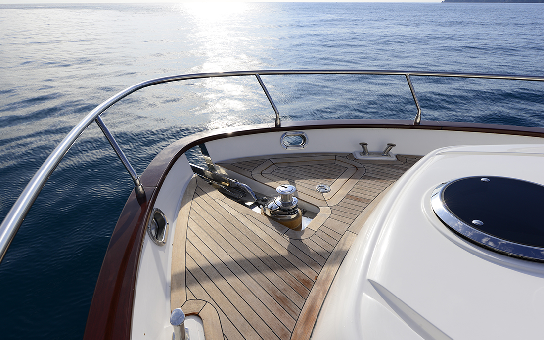 Яхта Austin Parker 48 SUNDECK фото 1.14