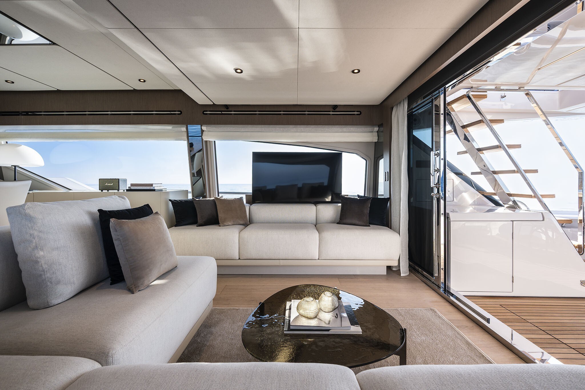 Ferretti Yachts 720 New