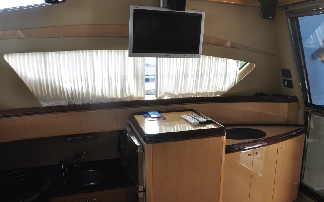 Яхта Ferretti Yachts 460 фото 1.7