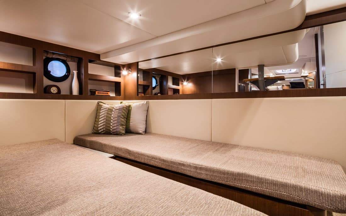 Катер Sea Ray Sundancer 350 Coupe фото 2.26