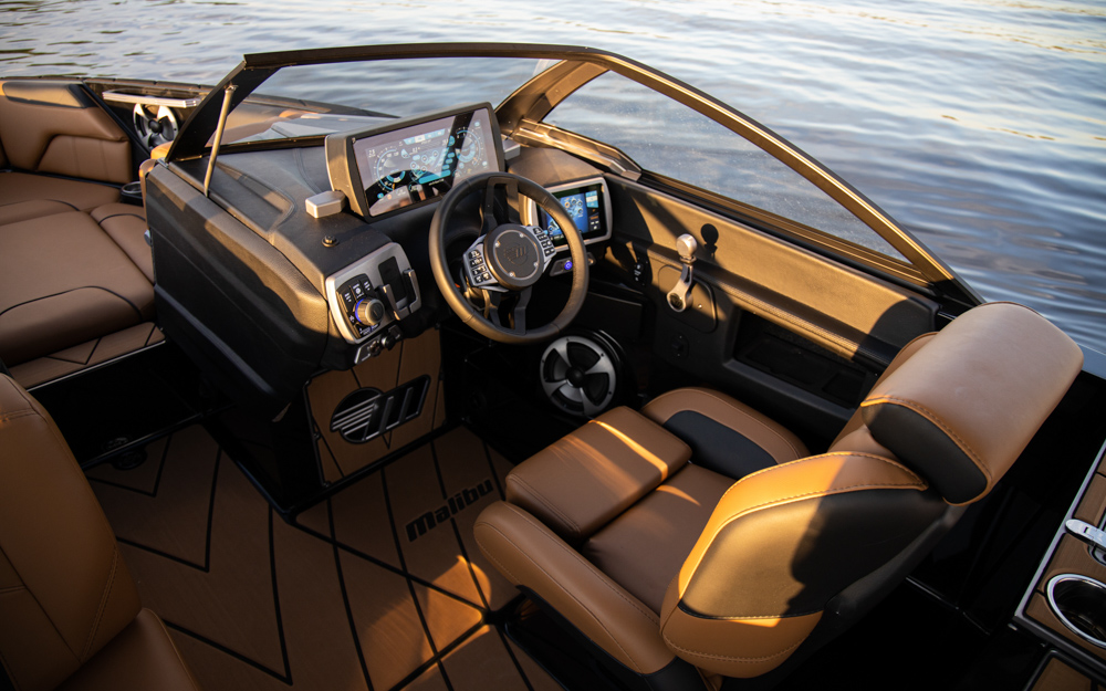 Катер буксировщик Malibu 25 LSV / 25596 фото 1.17