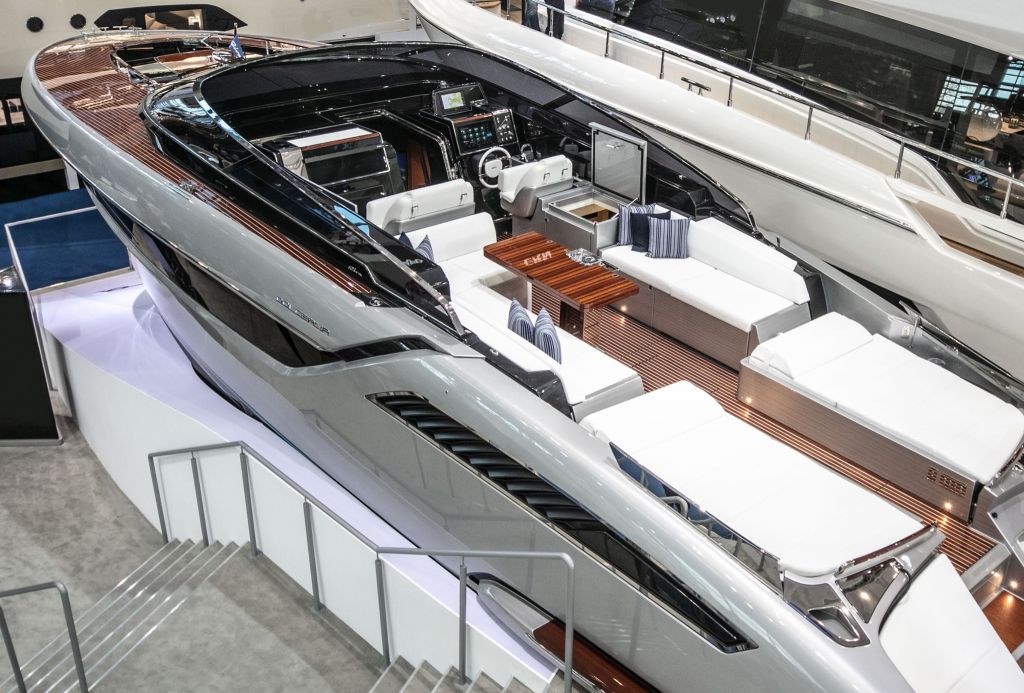 Яхта Riva 48' Dolceriva на выставке boot Dusseldorf 2020