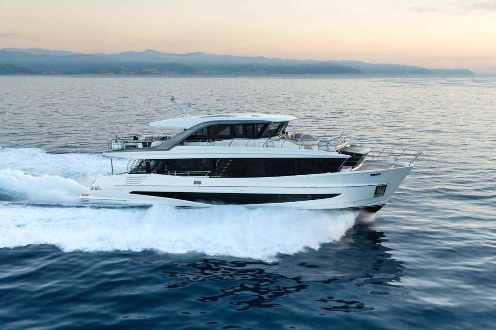 princess-x90-running-2-credit-princess-yachts.jpg
