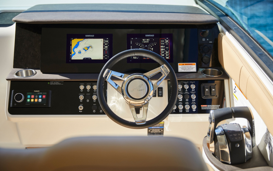 Катер Sea Ray Sundancer 320 Катер Sea Ray Sundancer 320