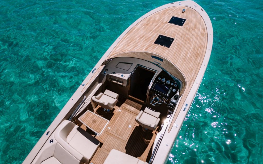 Катер Frauscher 1017 GT Катер Frauscher 1017 GT