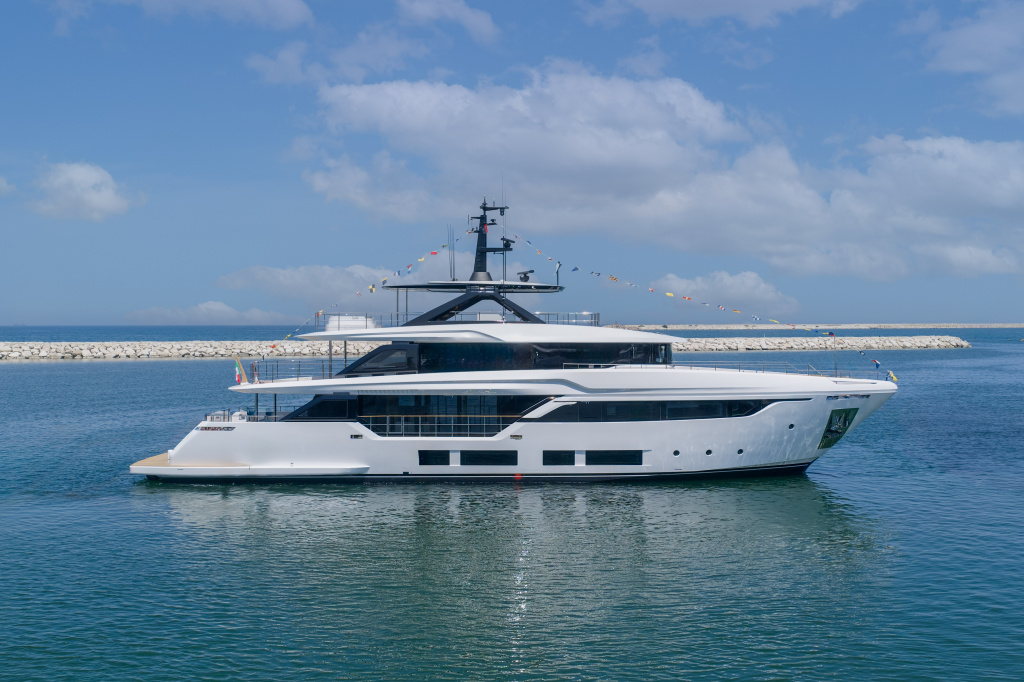 First_Custom_Line_Navetta_35_launched_Image_1.jpg