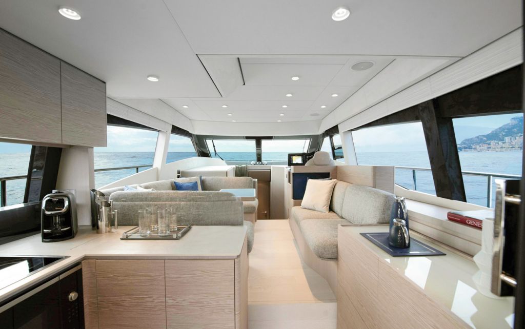 ferrettiyachts500newinteriors_0000_47635.jpg