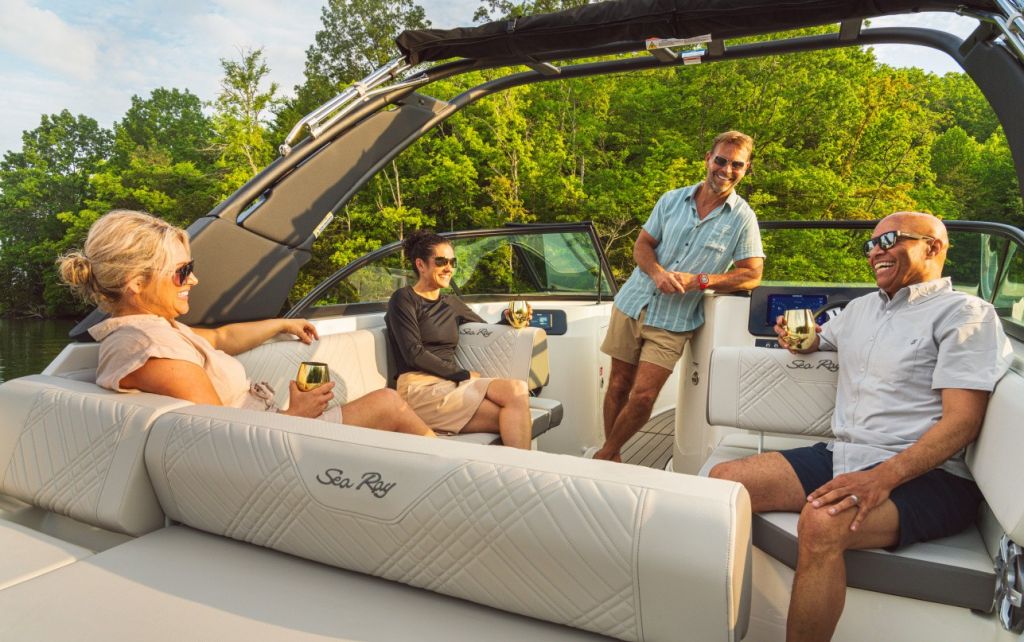 Катер Sea Ray 230 SDX Катер Sea Ray 230 SDX