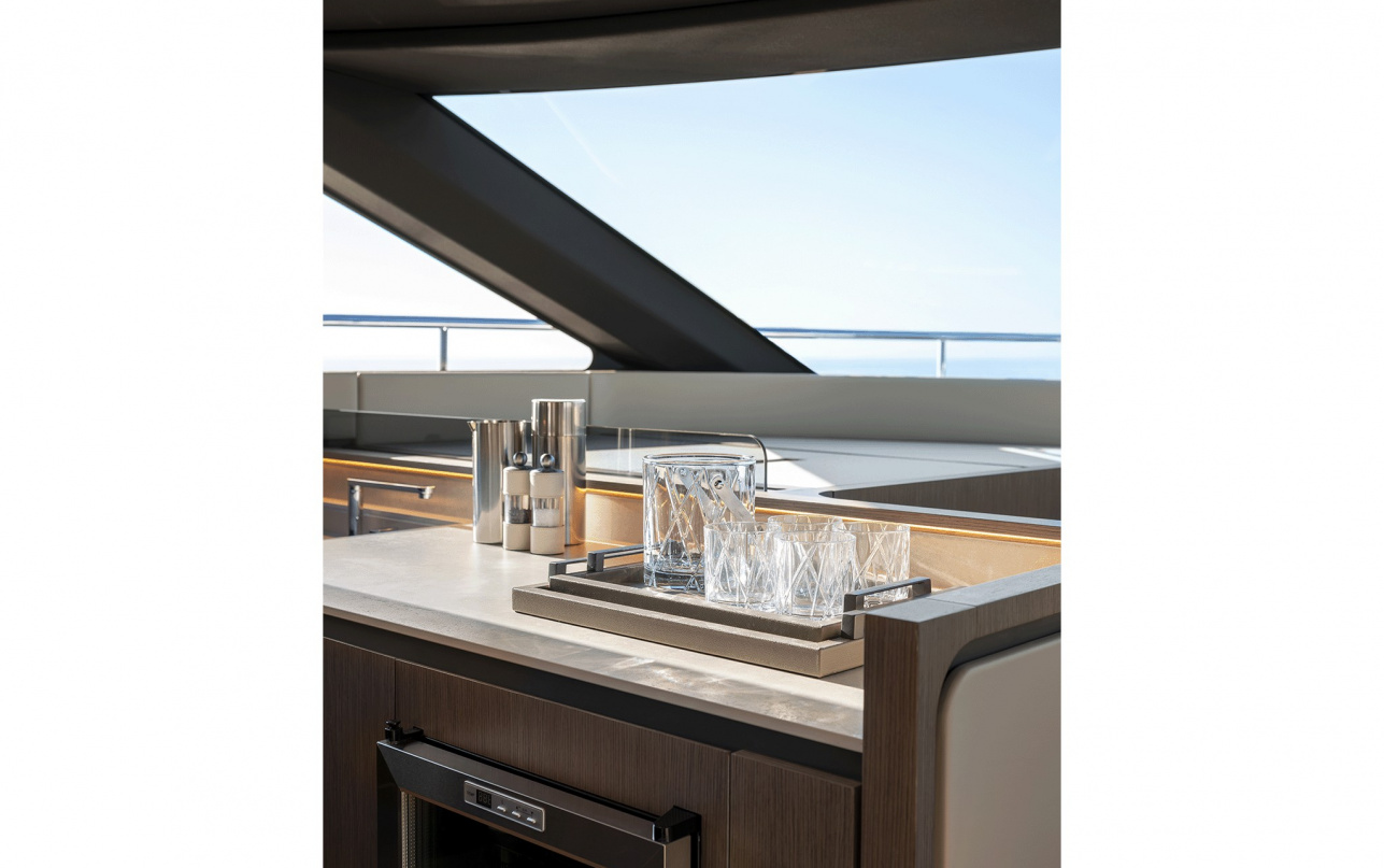 Яхта Ferretti Yachts 720 New фото 2.25