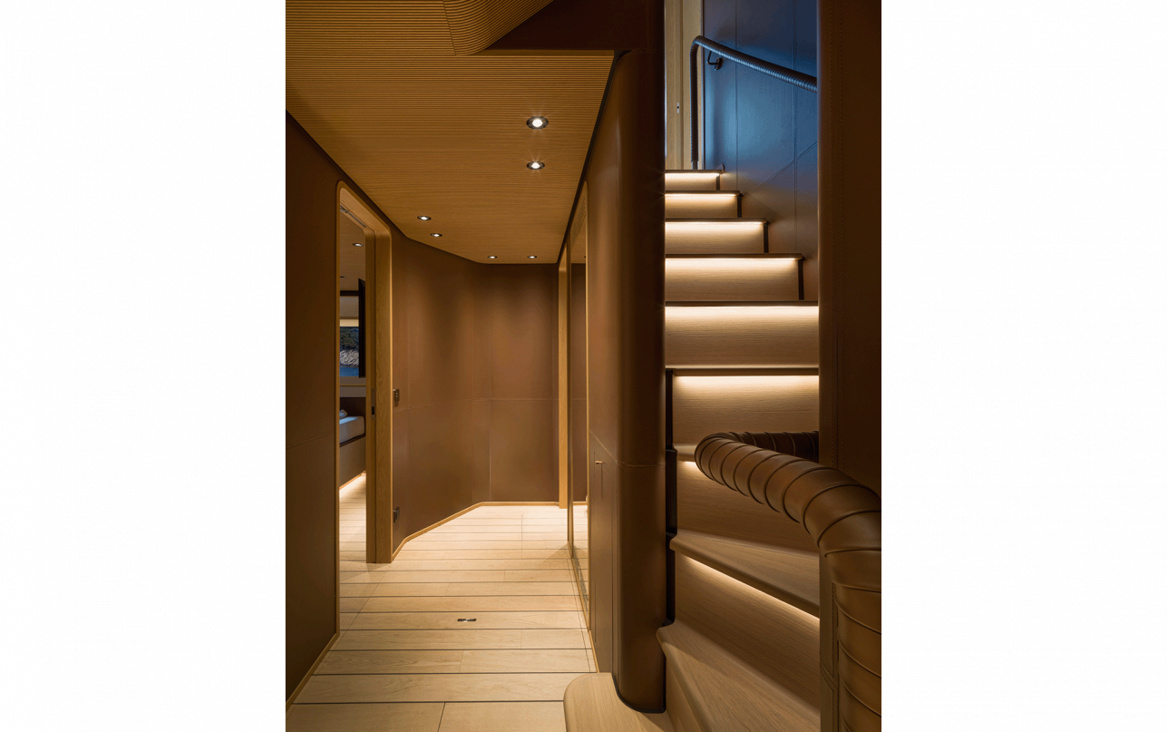 Яхта Custom Line Navetta 38 фото 2.38