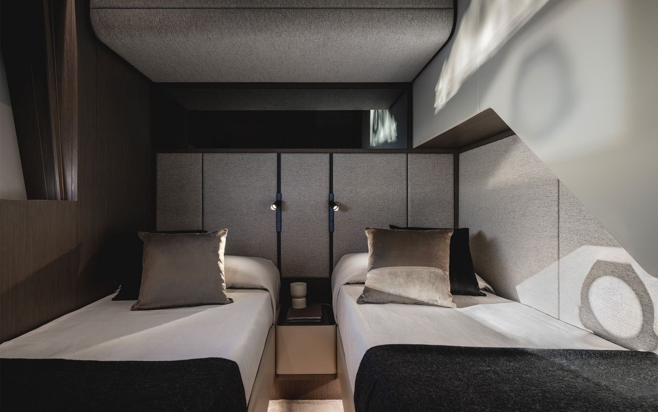 Яхта Ferretti Yachts 720 New фото 2.9