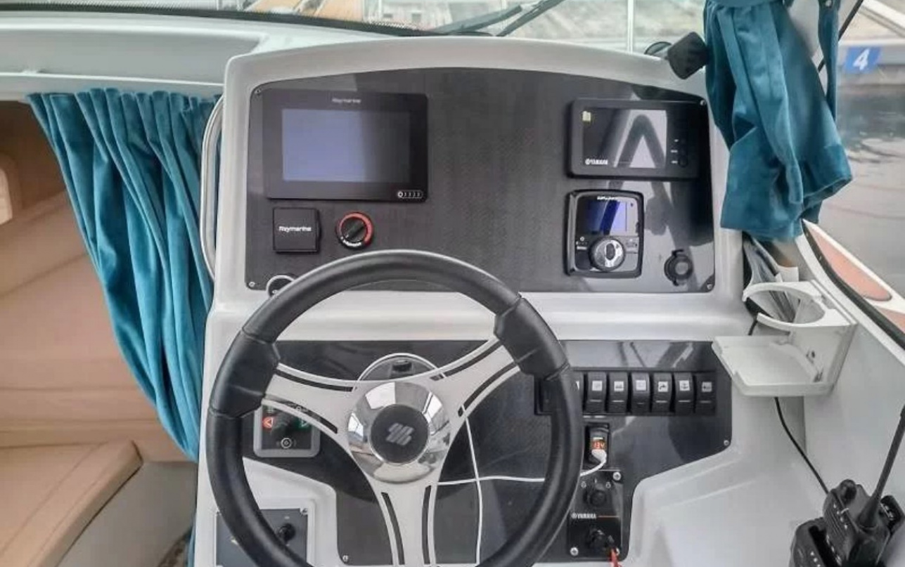 Катер Velvette 23 Active Sedan фото 1.12