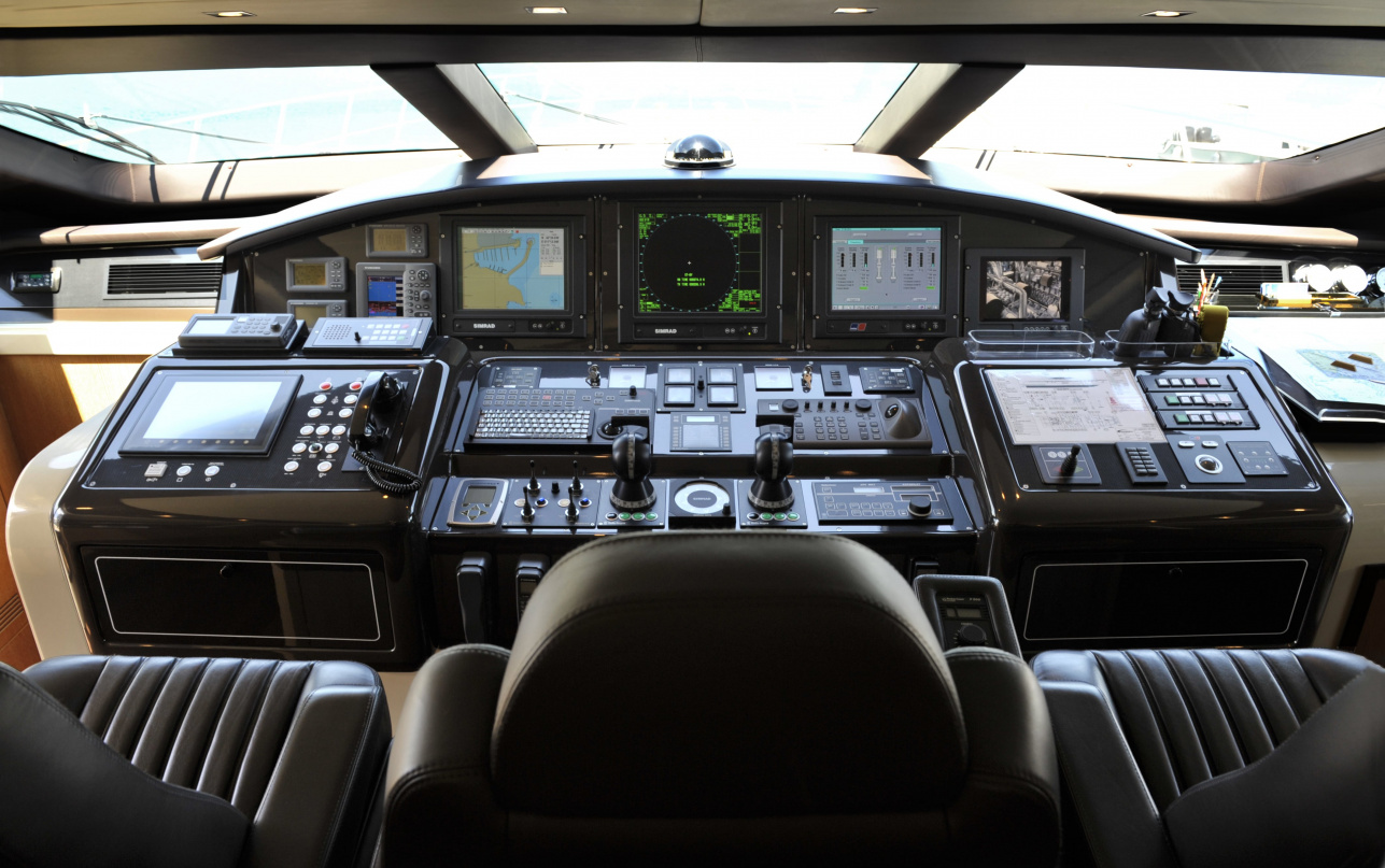 Яхта Mangusta 108 #23 Becool (Carefully used) фото 2.14