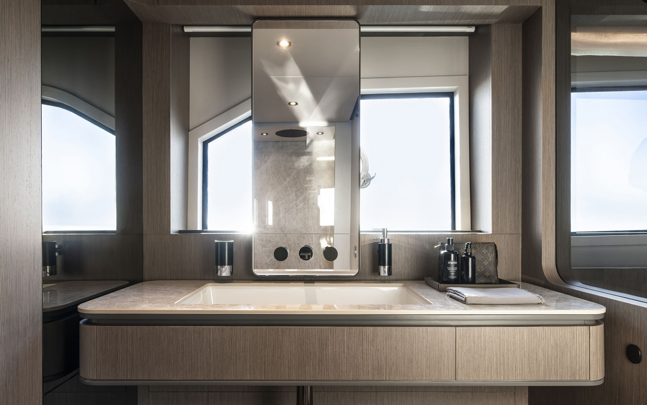 Яхта Ferretti Yachts 720 New фото 2.1